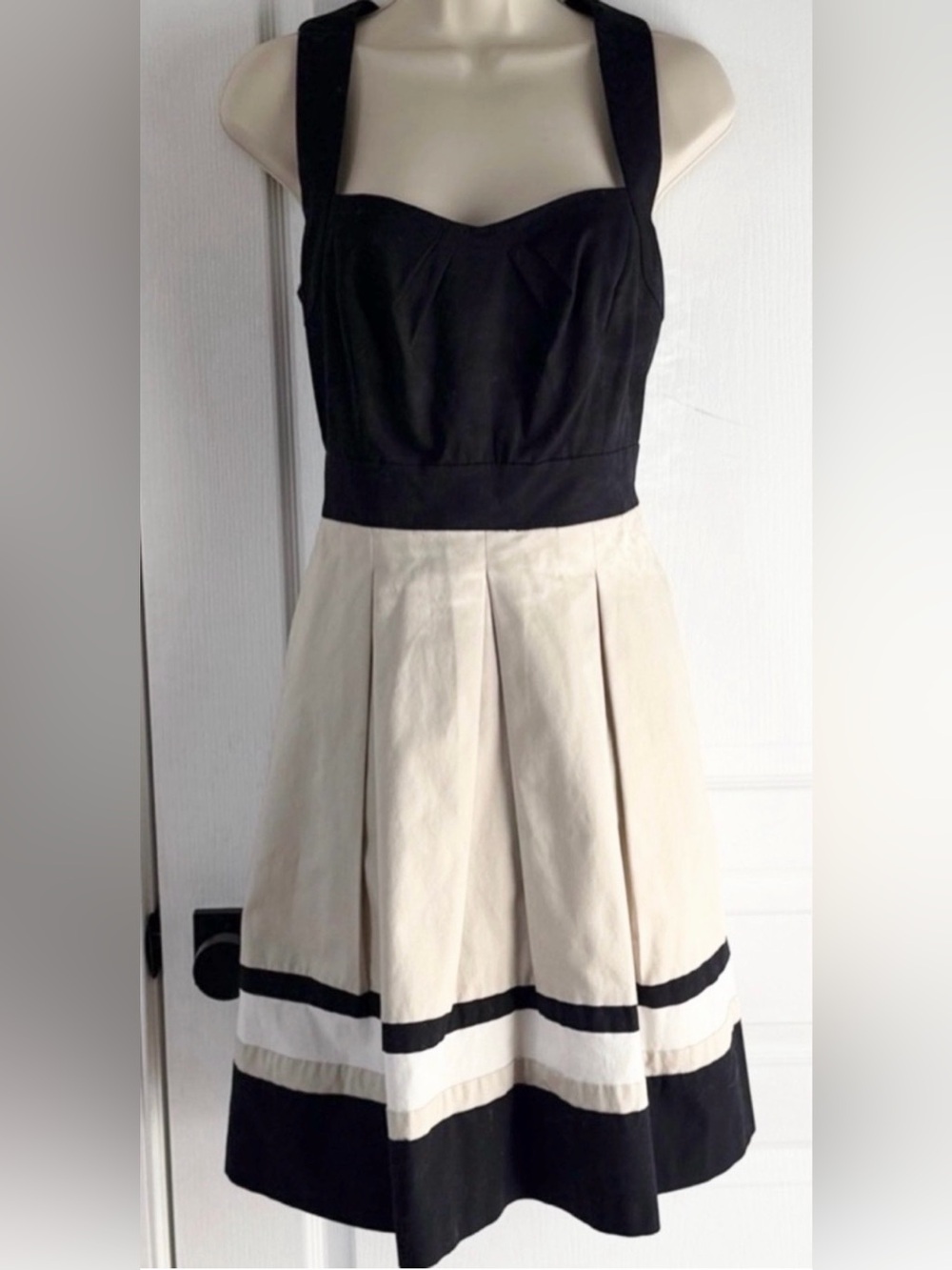 White House Black Market Colorblock Fit & Flare Dress Size 6 Sleeveless